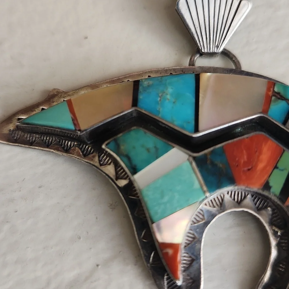 Vintage Native American Navajo Vintage Inlaid Bear Pendant by Danny Clark ππ» - Picture 4 of 13